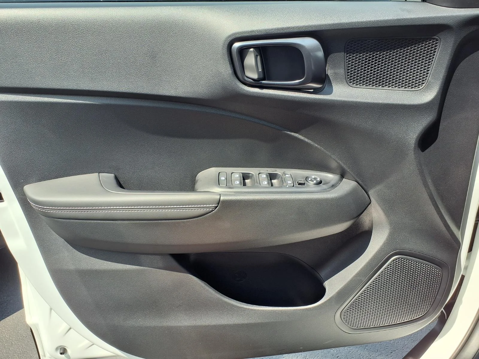 New 2026 Lunar White/Black Roof Hyundai SEL image 12