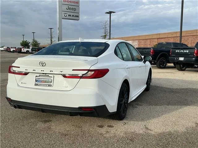 Used 2025 Wind Chill Pearl Toyota XSE image 7