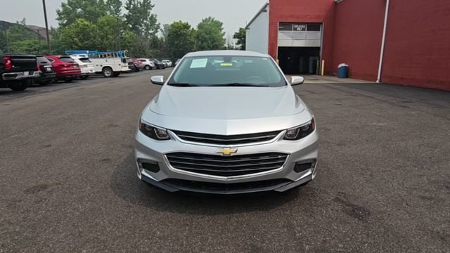 Used 2017 SILVER ICE METALLIC Chevrolet LT image 3