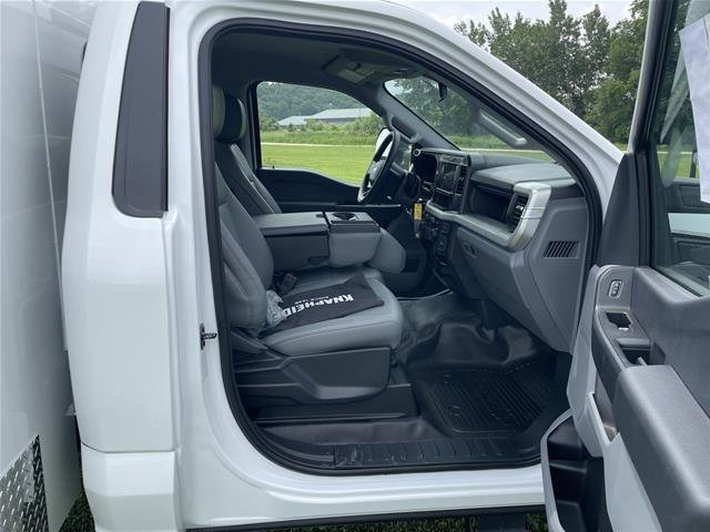 New 2026 Oxford White Ford F-450® XL image 38