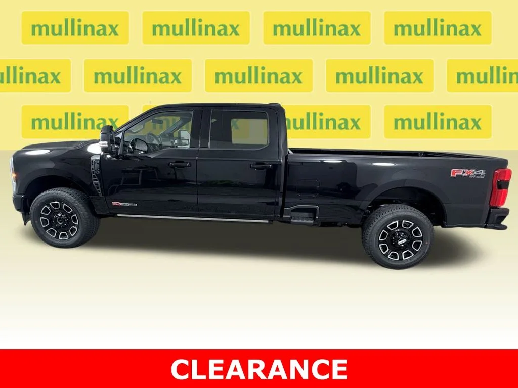 New 2026 Black Ford Platinum image 2
