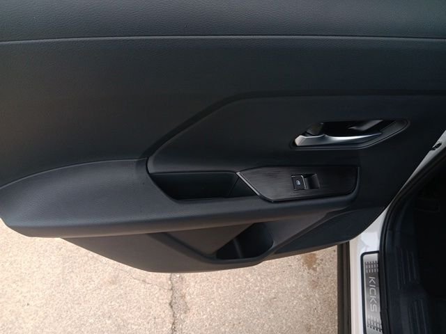 New 2026 Aspen White TriCoat / Super Black Two-tone Nissan SR image 31