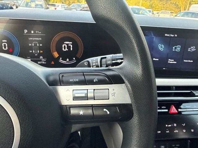 Used 2025 Black Hyundai SEL image 23
