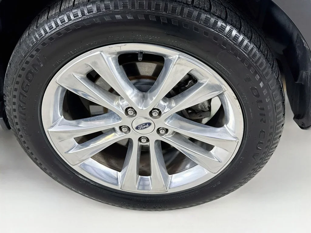 Used 2019 Black Metallic Ford Limited image 44