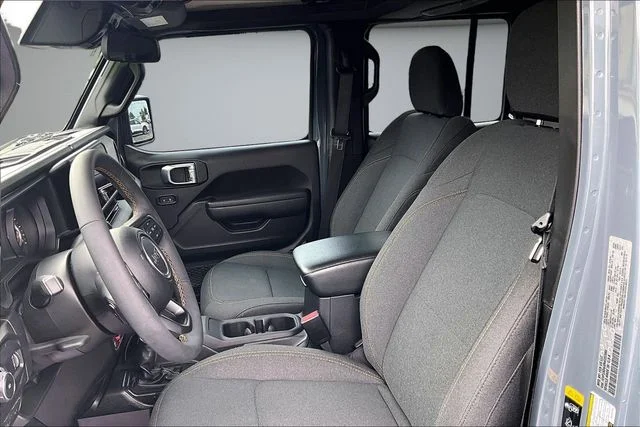 Used 2024 Anvil Clearcoat Jeep Sport image 21
