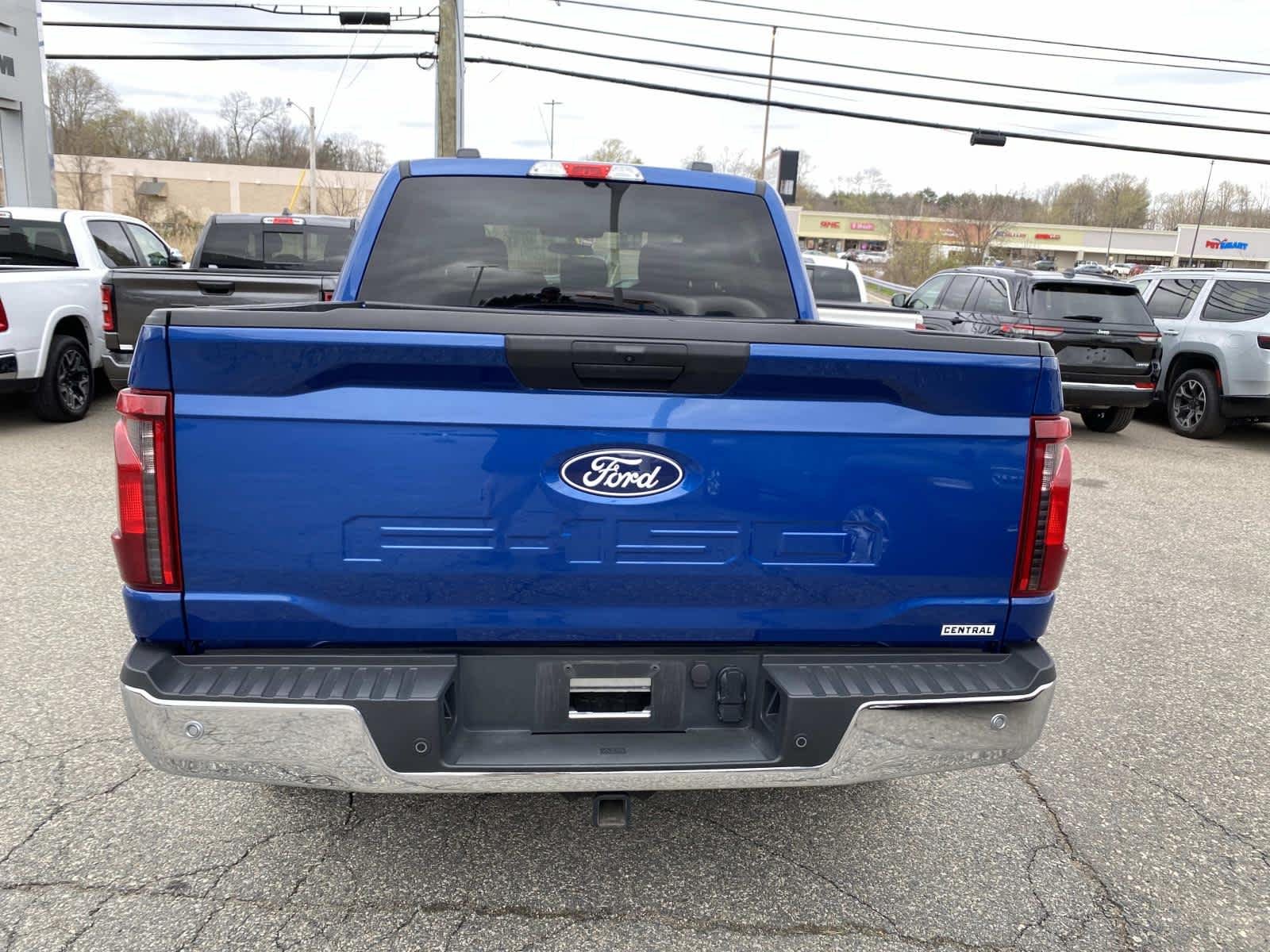 Certified Used 2025 Atlas Blue Ford XLT image 4