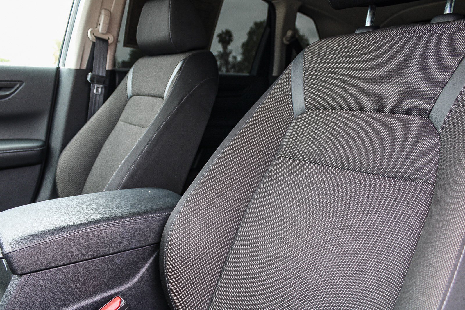2025 Honda CR-V LX - Photo 23