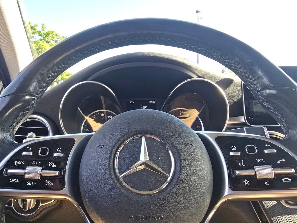 Used 2020 Graphite Gray Metallic Mercedes-Benz GLC 300 image 28