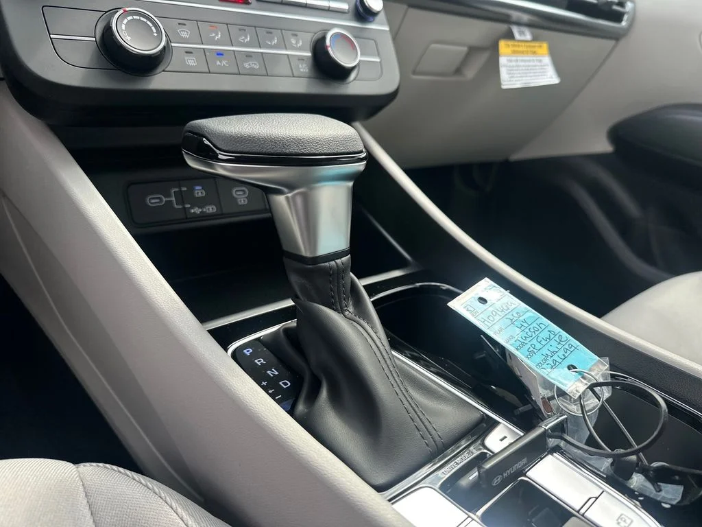 New 2026 White Pearl Hyundai SE image 20