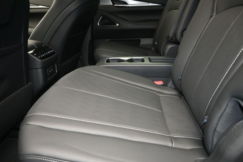 New 2027 RADIANT WHITE INFINITI Sport AWD image 17