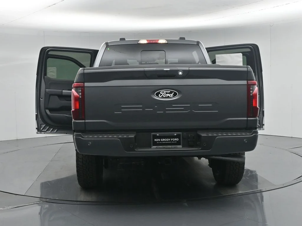 New 2026 Carbonized Gray Metallic Ford XLT image 34