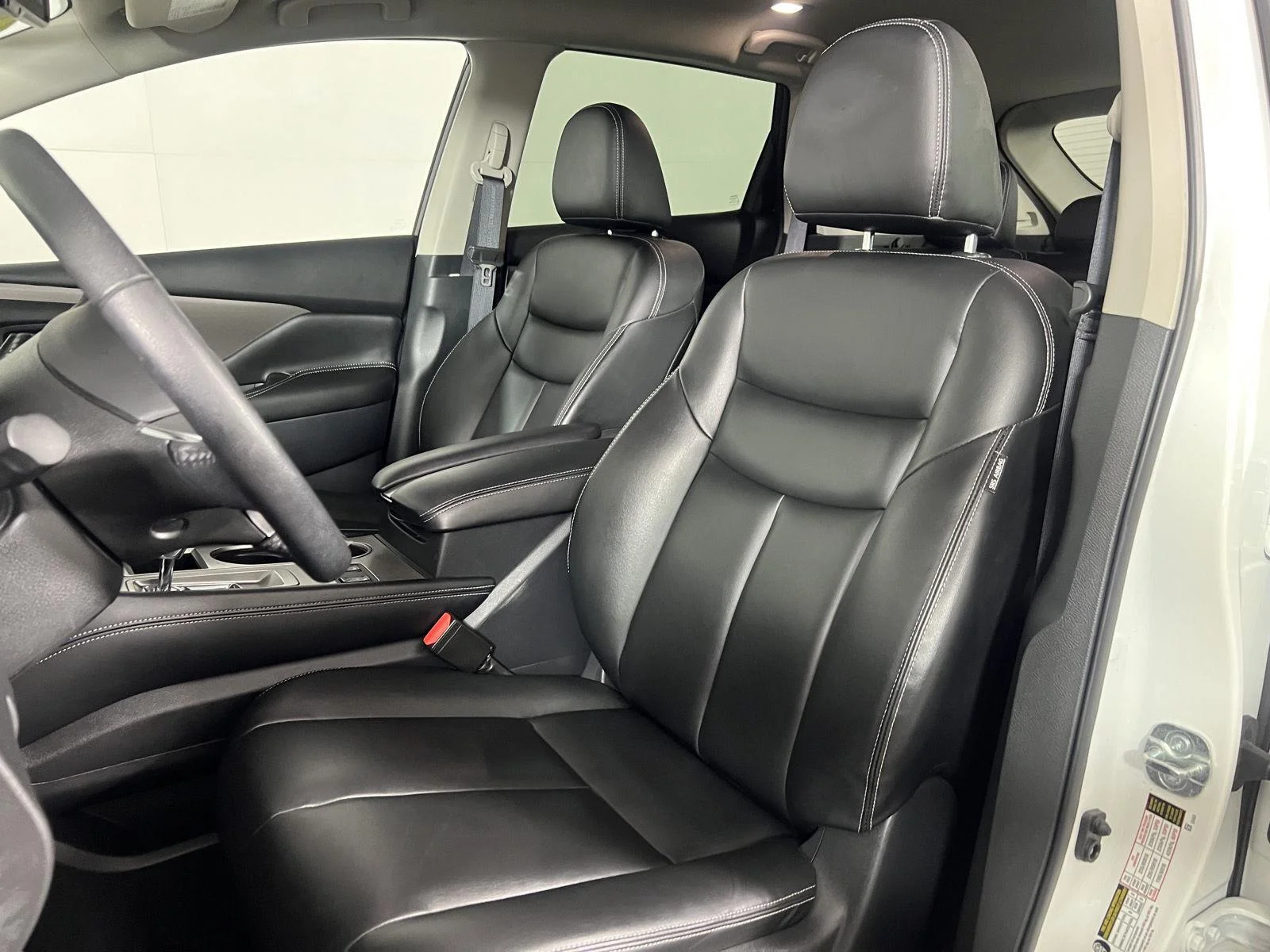 Used 2024 Pearl White Tricoat Nissan SV image 31