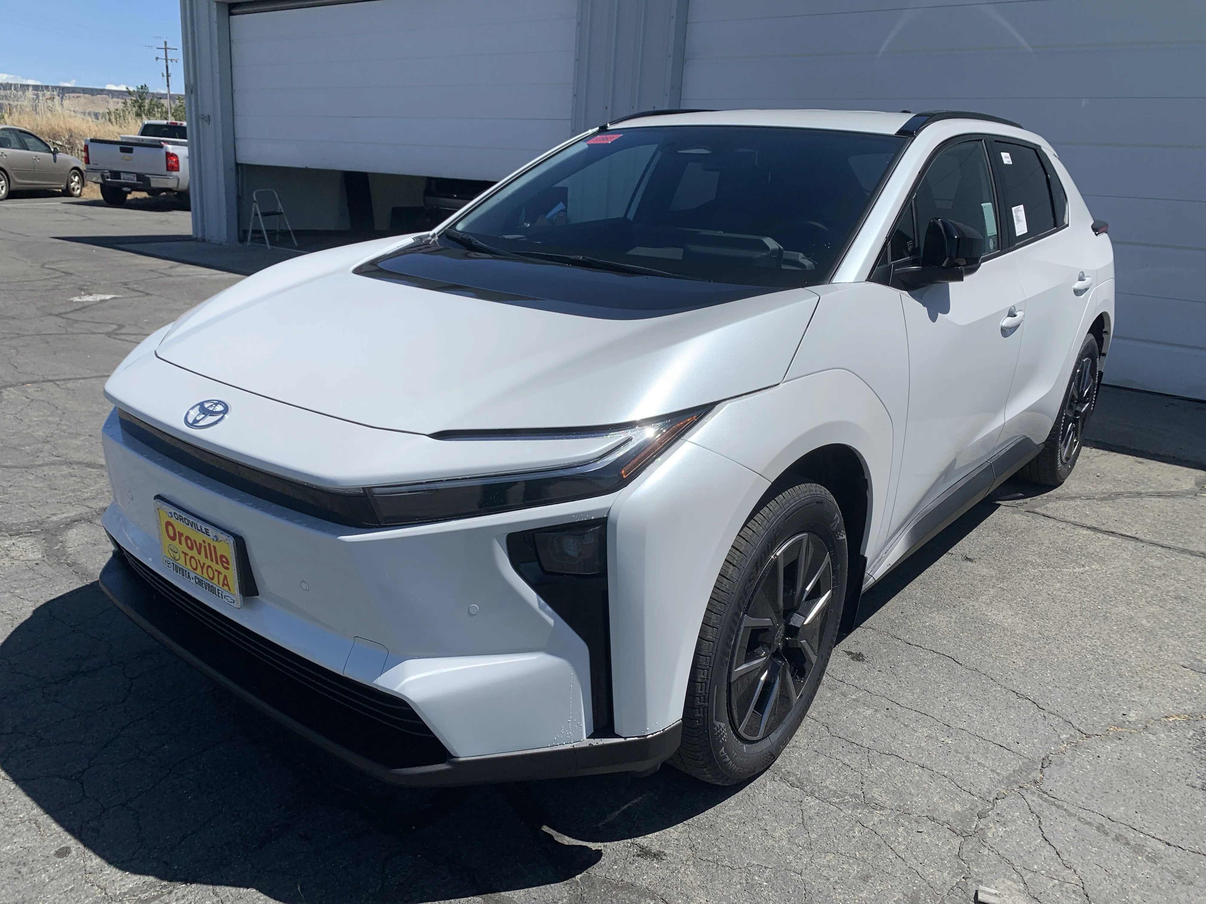 New 2026 Wind Chill Pearl Toyota XLE image 1