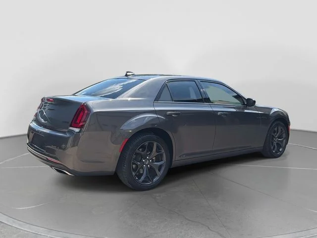 Used 2023 Gray Chrysler Touring image 4