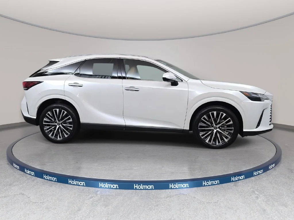 New 2026 Eminent White Pearl Lexus PREMIUM PLUS image 4