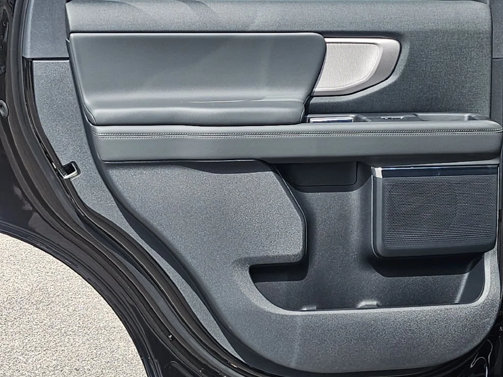 New 2027 Agate Black Metallic Ford Active image 36