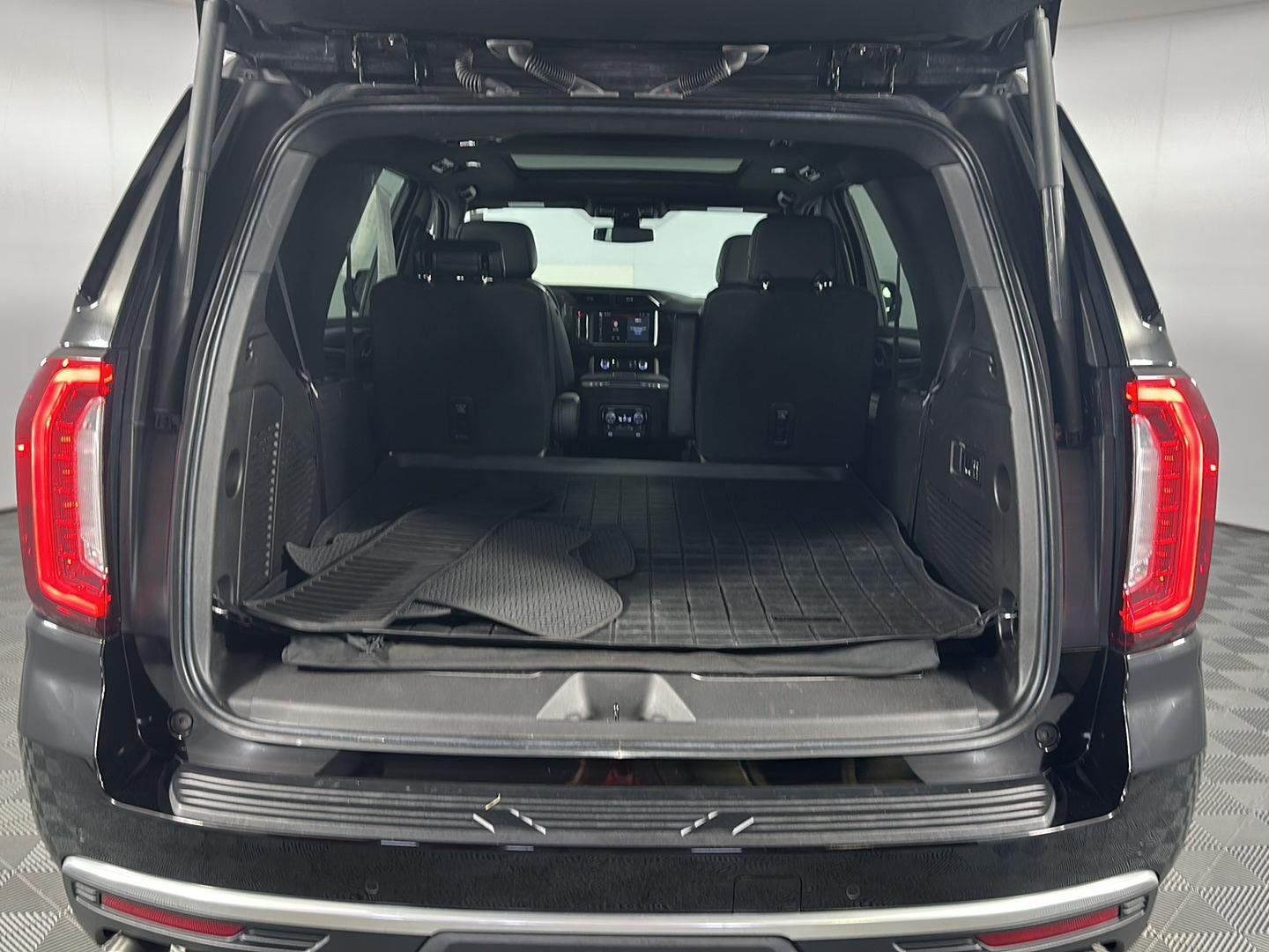 Used 2022 Onyx Black GMC Denali image 30