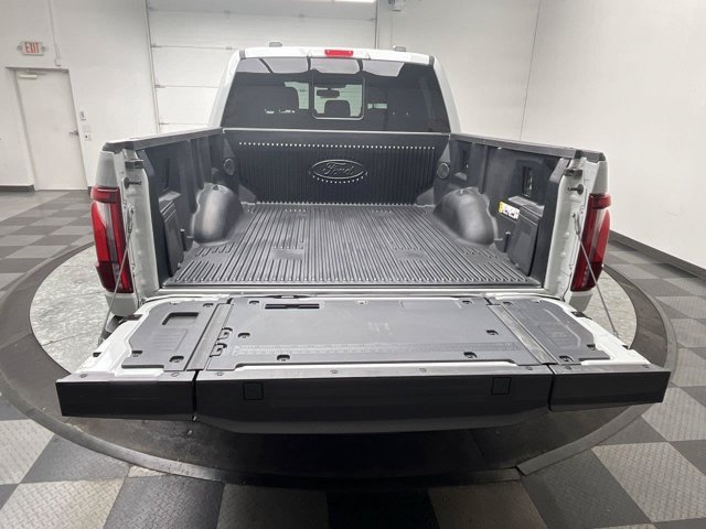 Used 2024 Avalanche Gray Ford LARIAT image 32