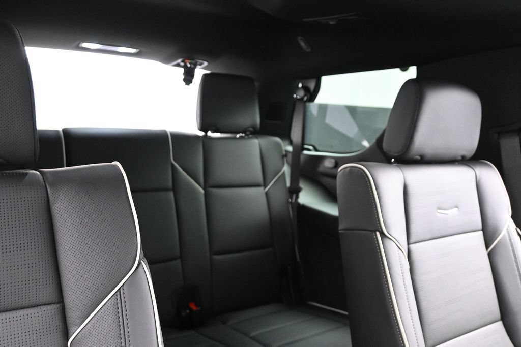 2026 Cadillac Escalade Sport - Photo 17
