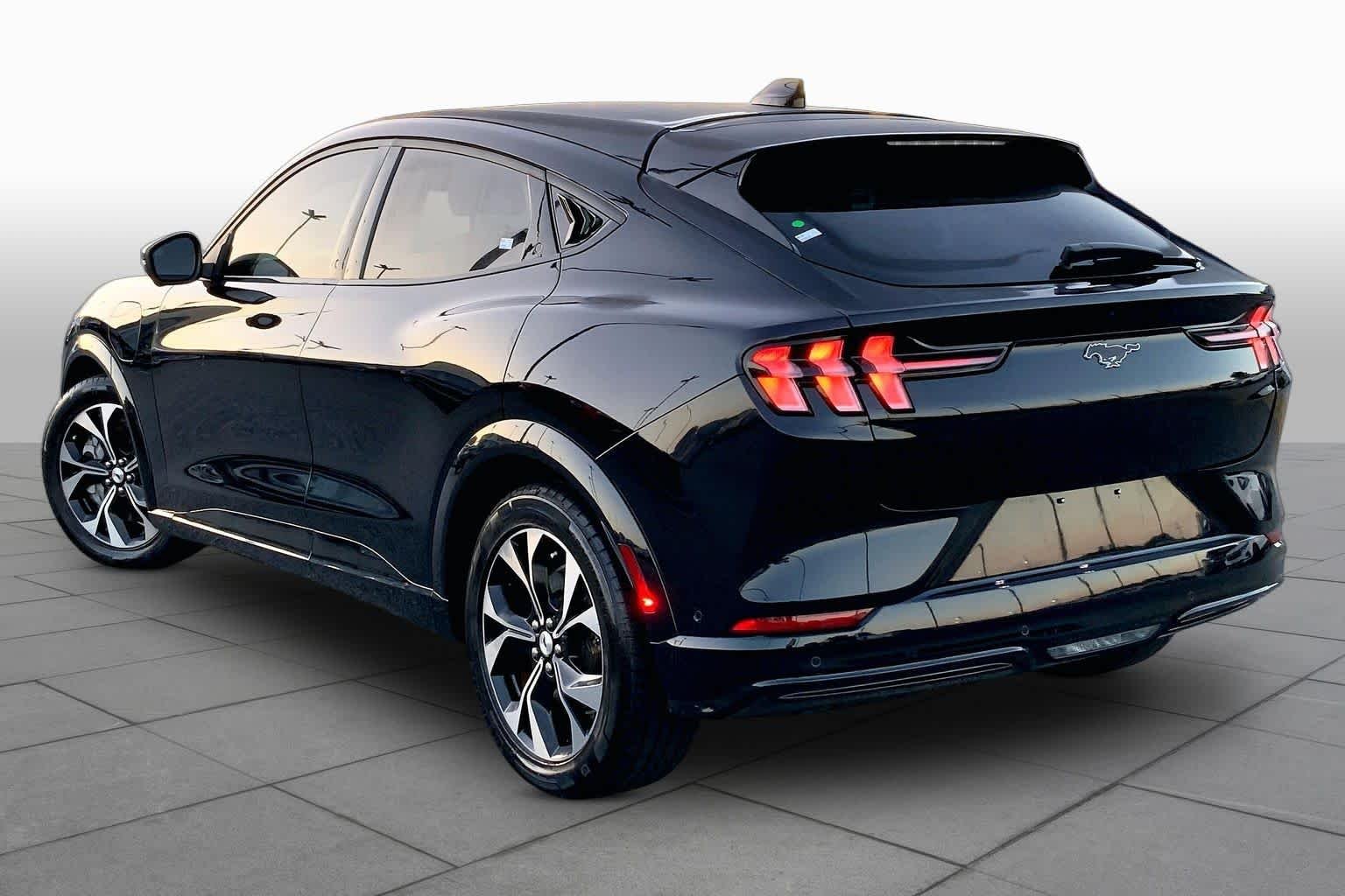 Used 2021 Shadow Black Ford Premium image 10