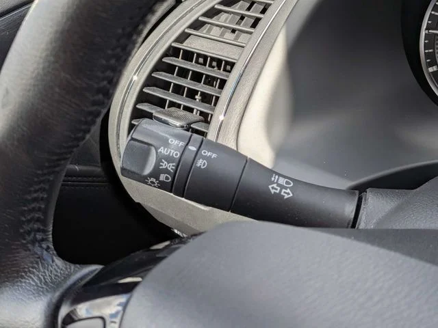 Used 2022 Gray Nissan SV image 24