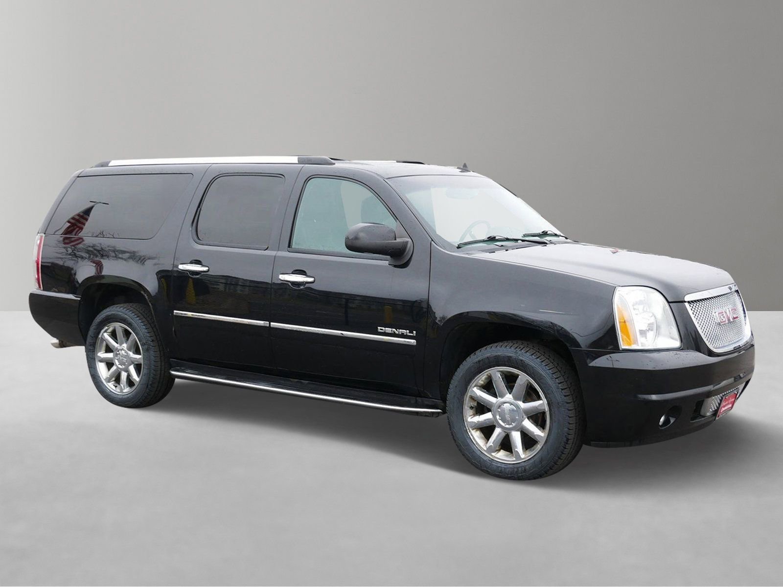 Used 2014 GMC Yukon XL Denali with VIN 1GKS2MEF0ER165948 for sale in White Bear Lake, Minnesota