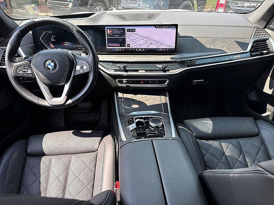Used 2026 Alpine White BMW xDrive40i image 9
