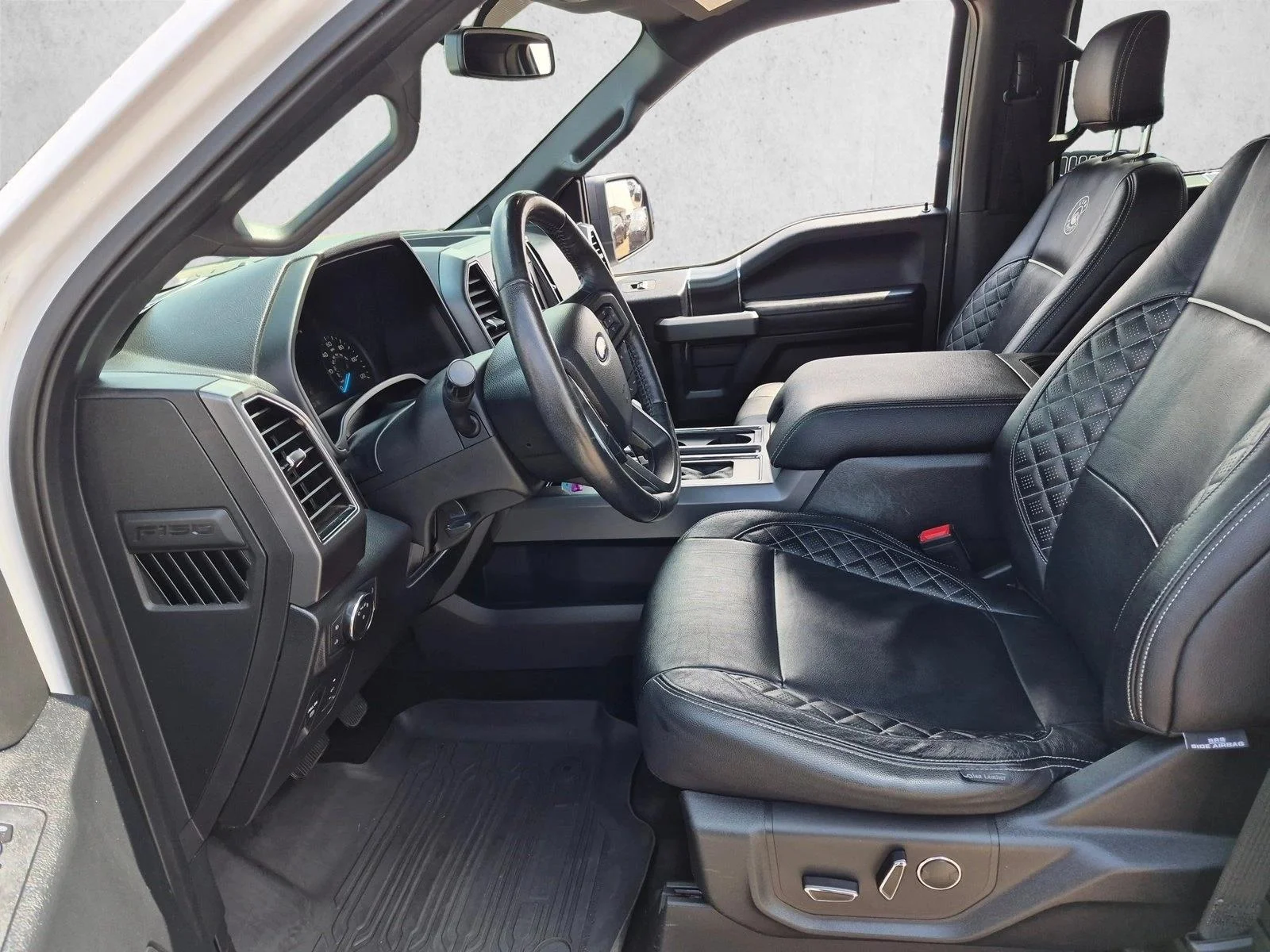 Used 2018 Oxford White Ford XLT image 16
