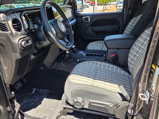 New 2026 Granite Crystal Metallic Clearcoat Jeep 85th Anniversary Edition image 14