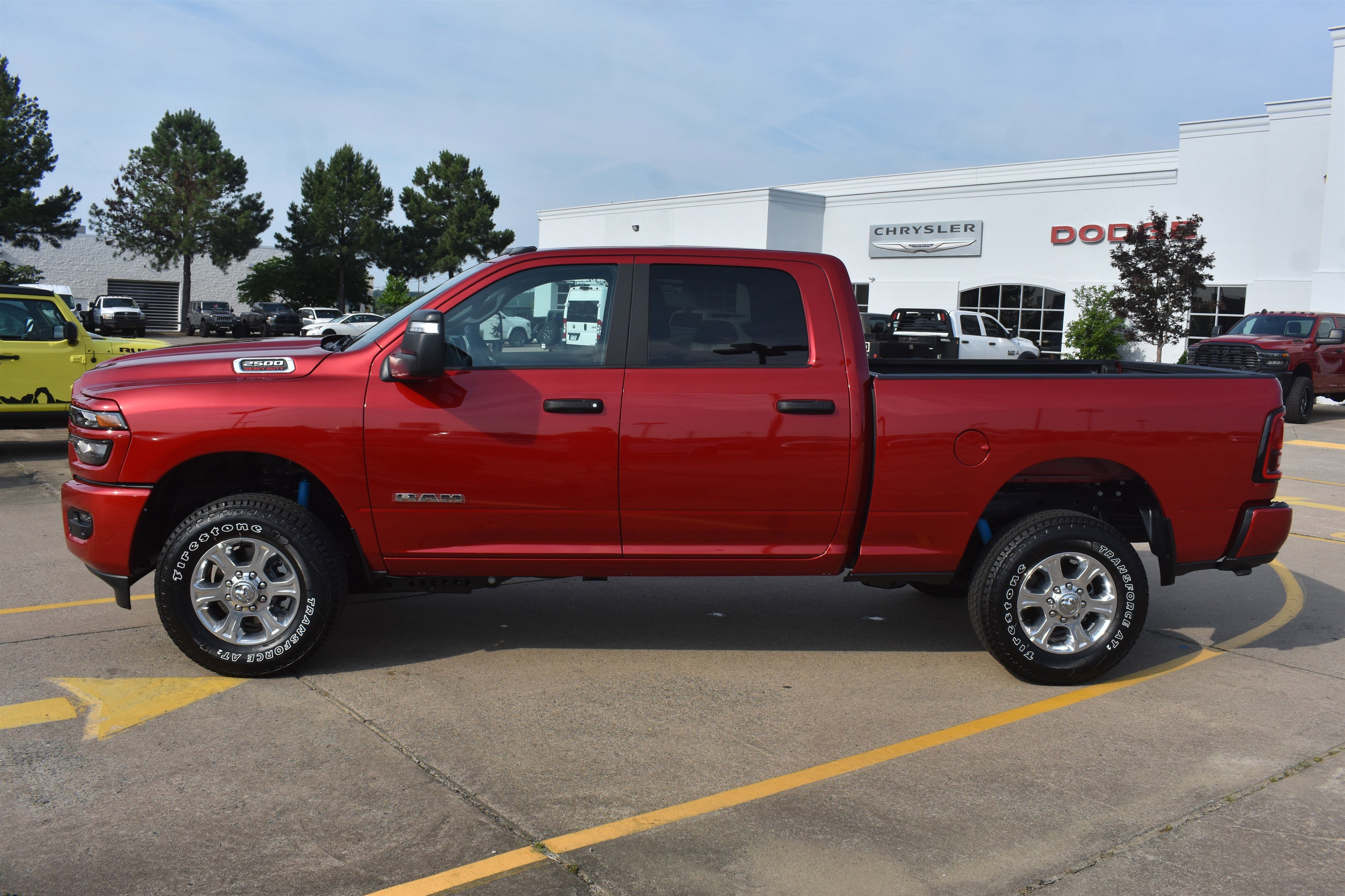 New 2026 Molten Red Pearl-Coat Exterior Paint RAM Big Horn image 10