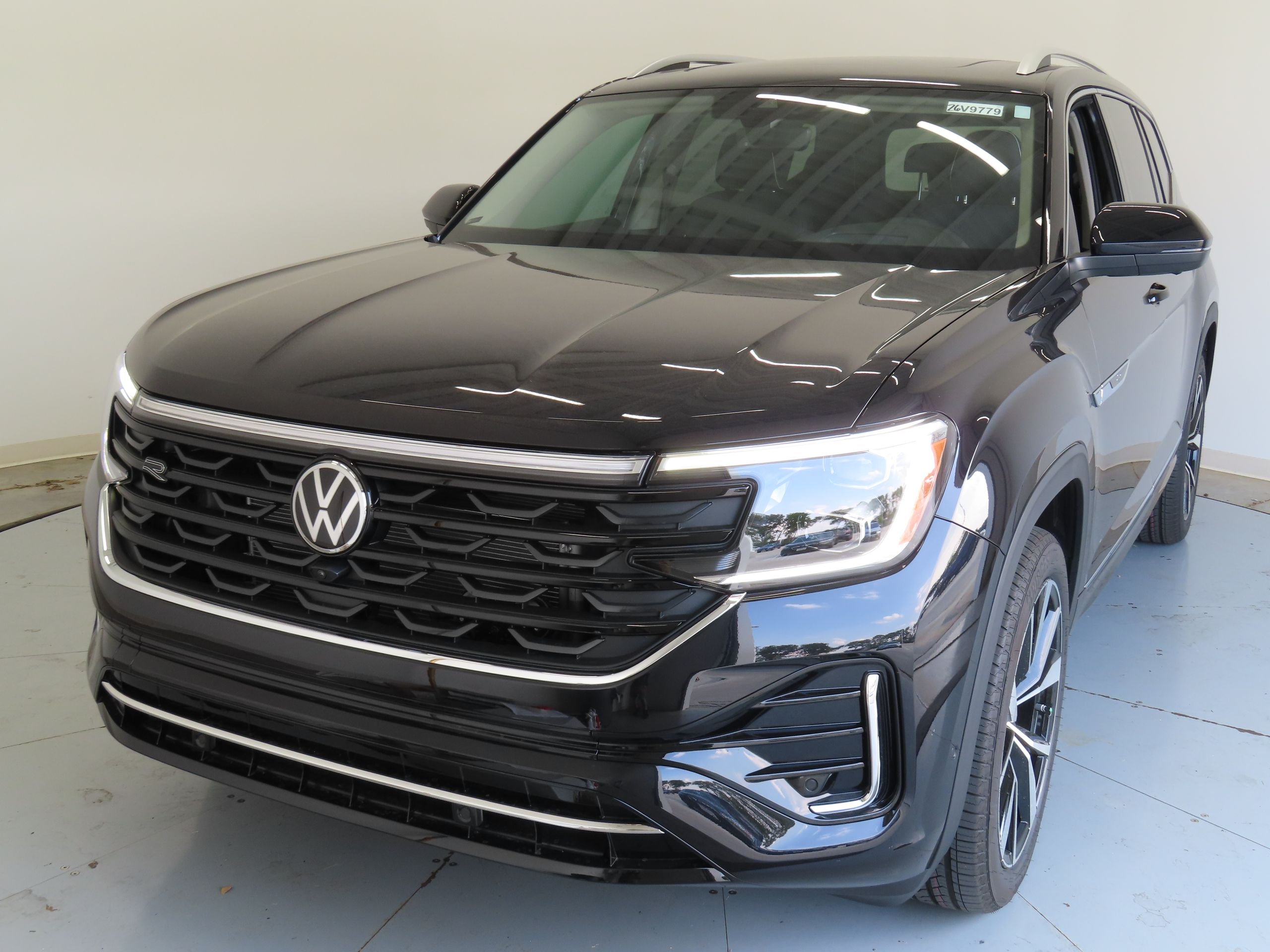 2026 Volkswagen Atlas SEL Premium R-Line - Photo 8