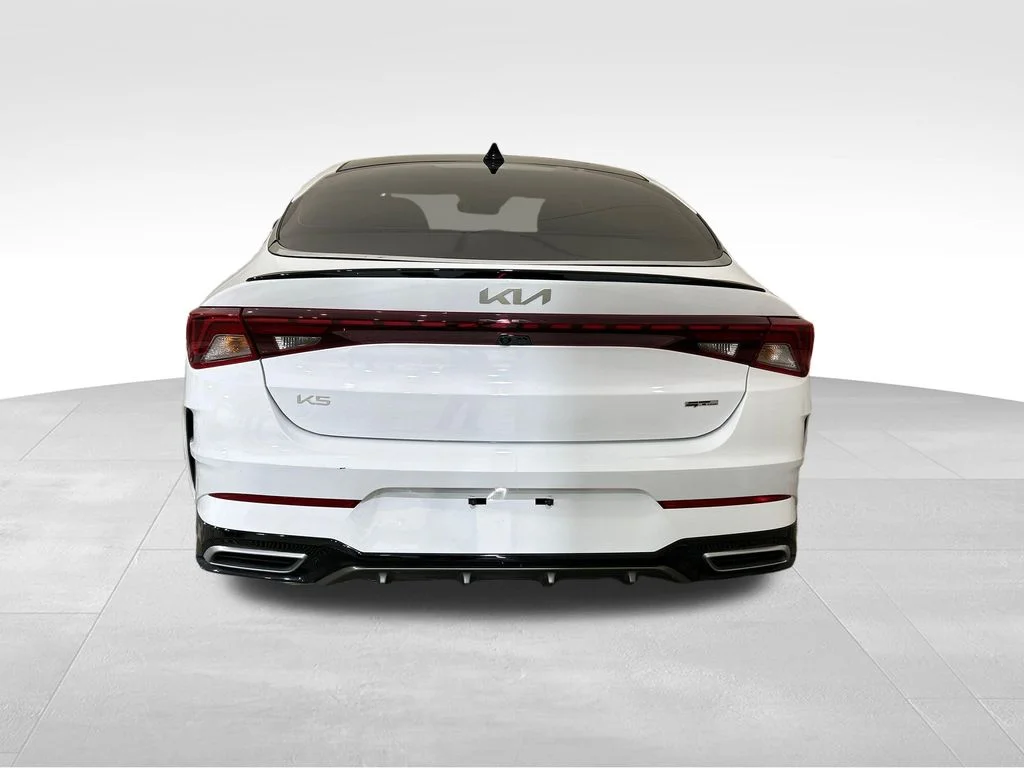 Used 2023 White Kia GT-Line image 4