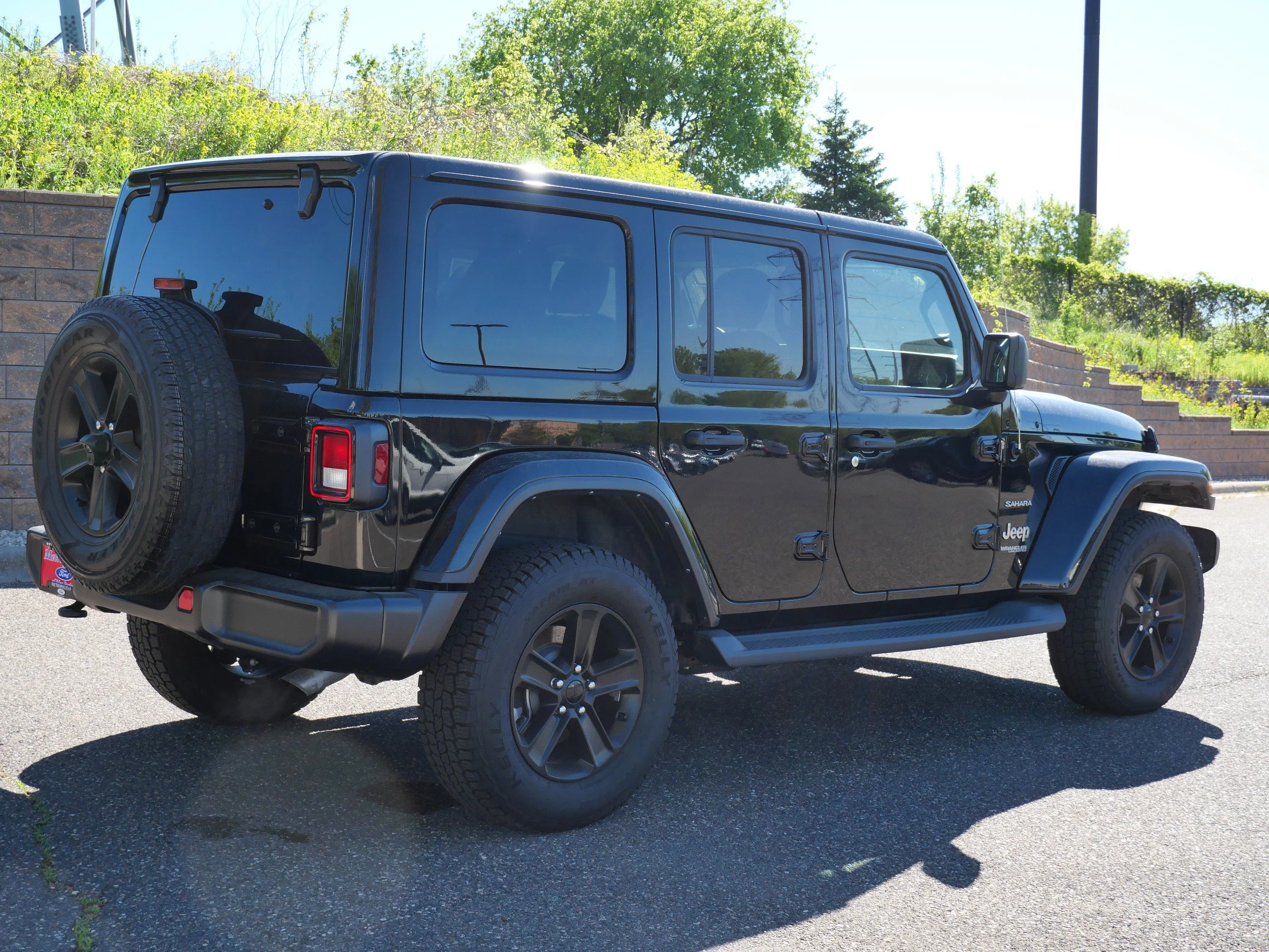 Certified Used 2022 Black Clearcoat Jeep Unlimited Sahara image 6