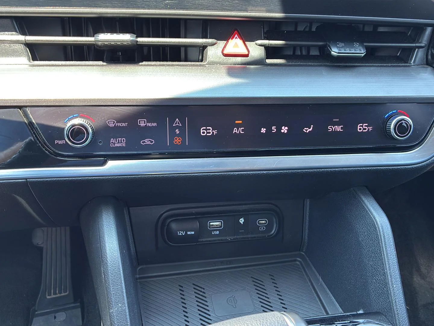 Used 2024 Gravity Gray Kia EX image 31