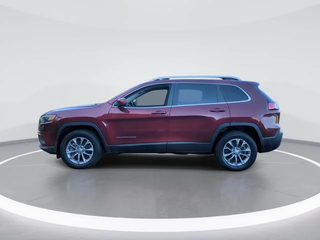 Used 2021 Red Jeep Latitude Lux image 5