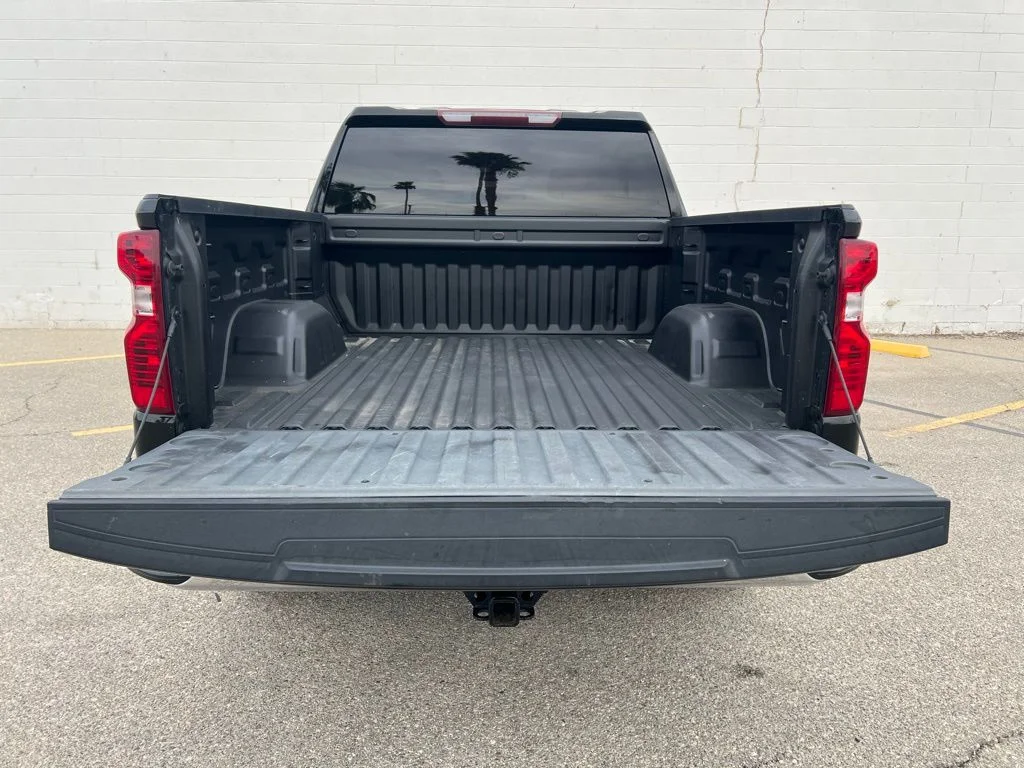 Used 2021 Black Chevrolet LT image 5