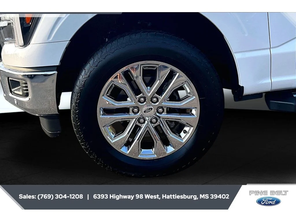 Used 2026 Oxford White Ford Lariat image 7