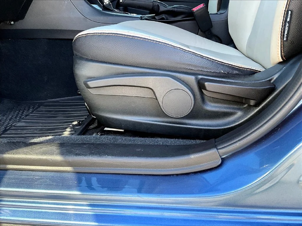 Used 2017 Blue Subaru 2.0i Limited image 37