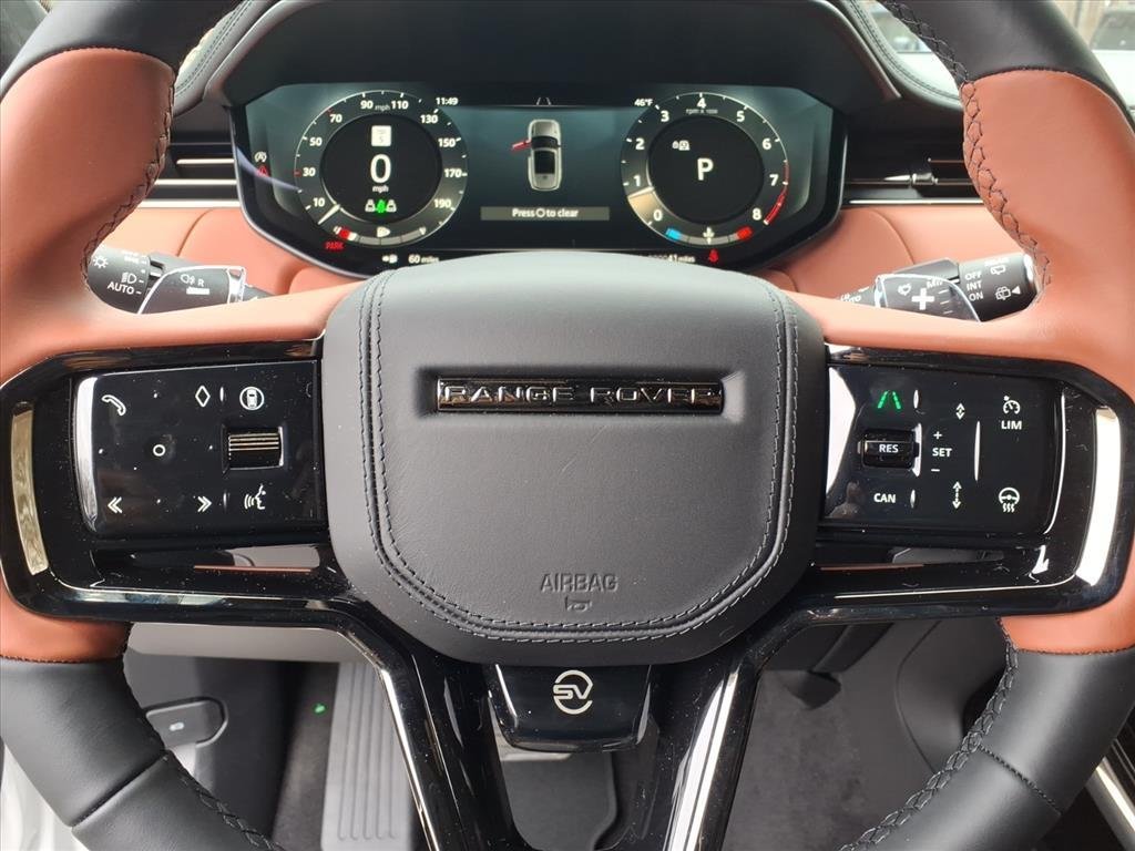 New 2026 Ostuni Pearl White LAND ROVER  image 11