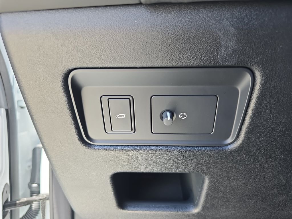 New 2026 Fuji White Land Rover S image 28