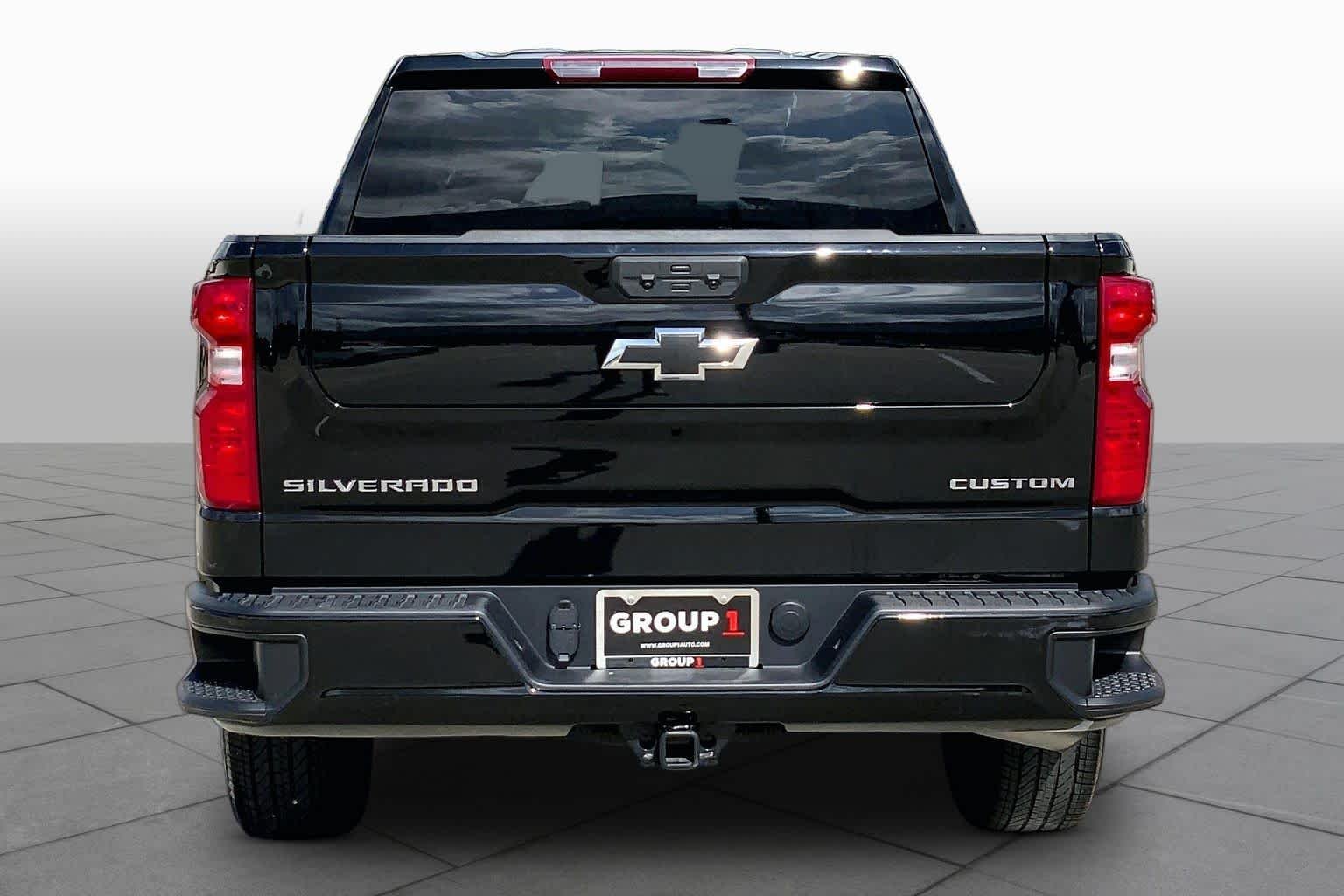 Used 2025 Black Chevrolet Custom image 5
