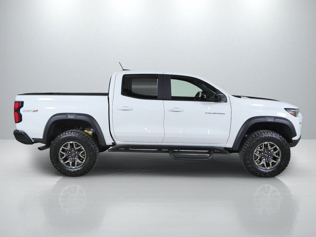 Used 2025 White Chevrolet ZR2 image 9