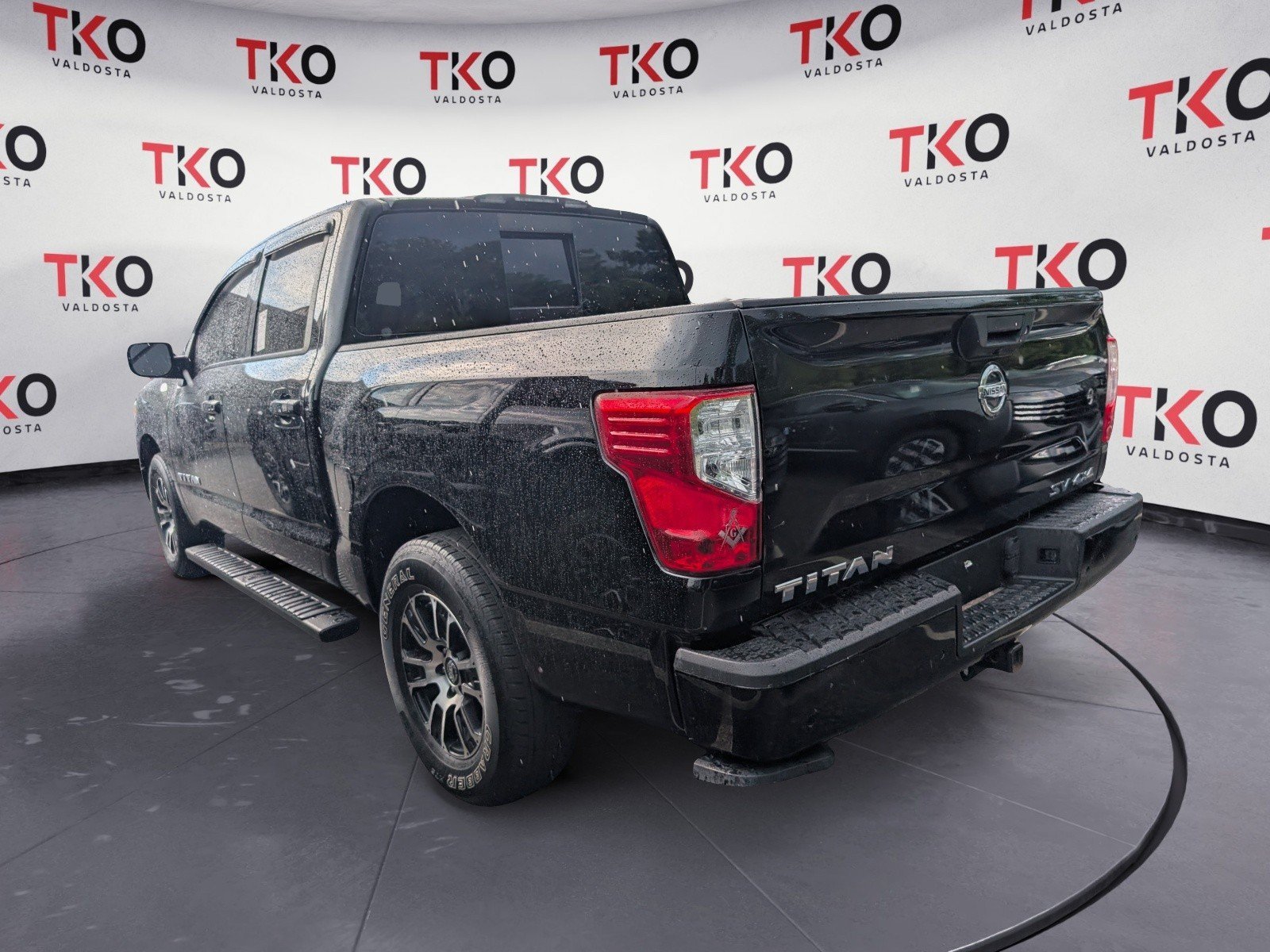 Used 2021 Super Black Nissan SV image 3