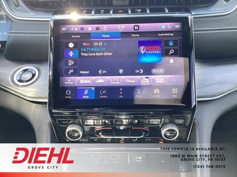 Used 2023  Jeep Overland image 25