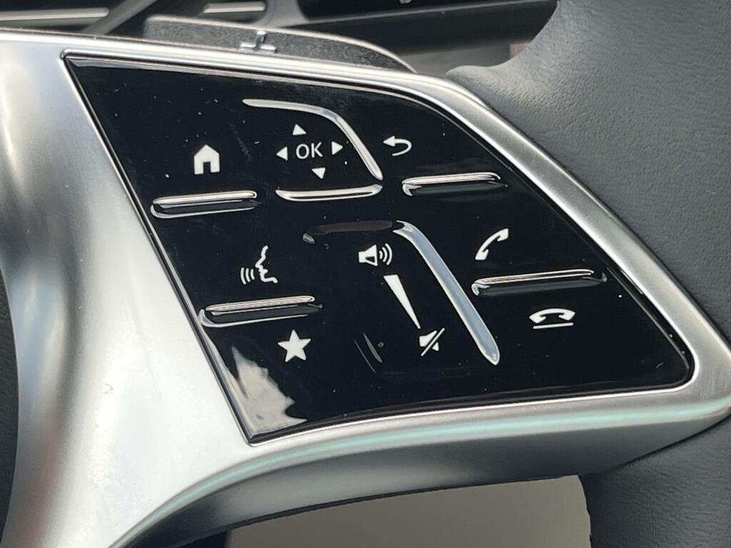 New 2026 Graphite Grey Metallic Mercedes-Benz GLC 300 image 34