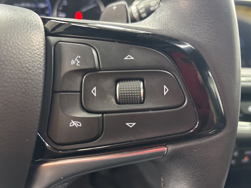 Used 2024 White Buick Premium Group image 22