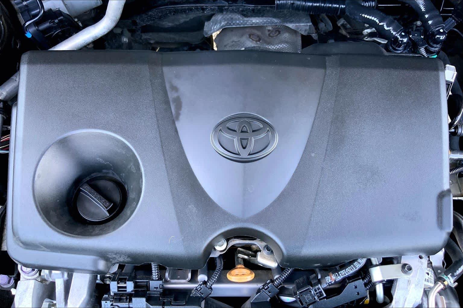 Used 2020 Midnight Black Metallic Toyota XLE image 32