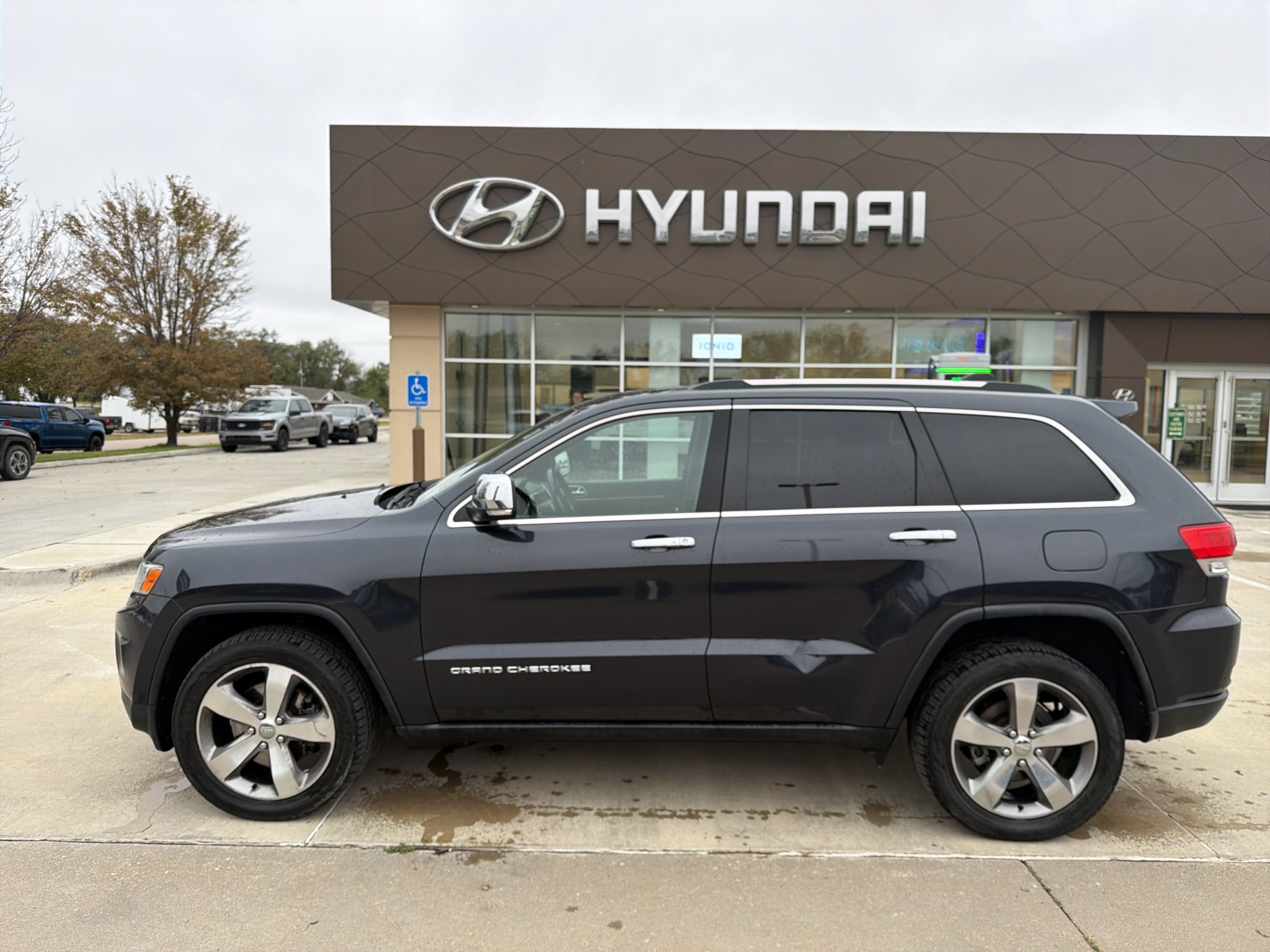 Used 2014 Maximum Steel Metallic Clearcoat Jeep Limited image 4