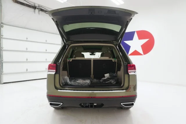 New 2026 Avocado Green Pearl Volkswagen 2.0T SEL image 7