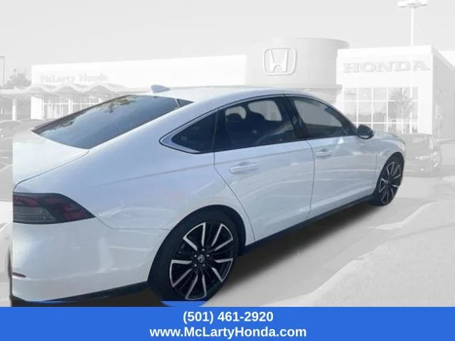 Used 2025 White Honda Touring image 5
